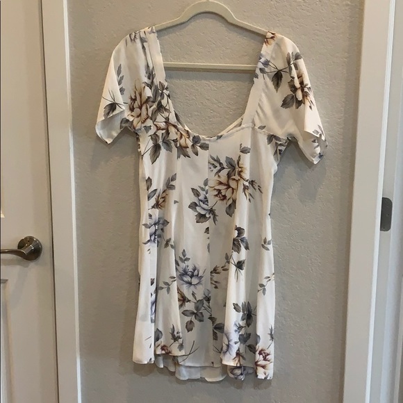 Flynn Skye Floral Dress - Picture 5 of 5